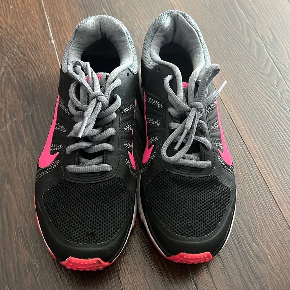 Nike Dart Women’s Pink Black Athletic Shoes
